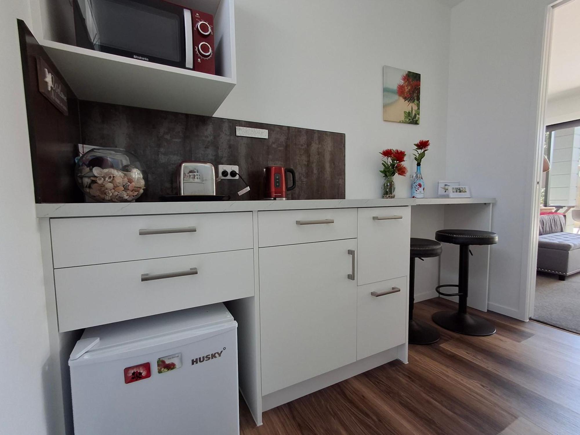 Papamoa Beach, Pohutukawa Deluxe Studio, On Hugoway ภายนอก รูปภาพ